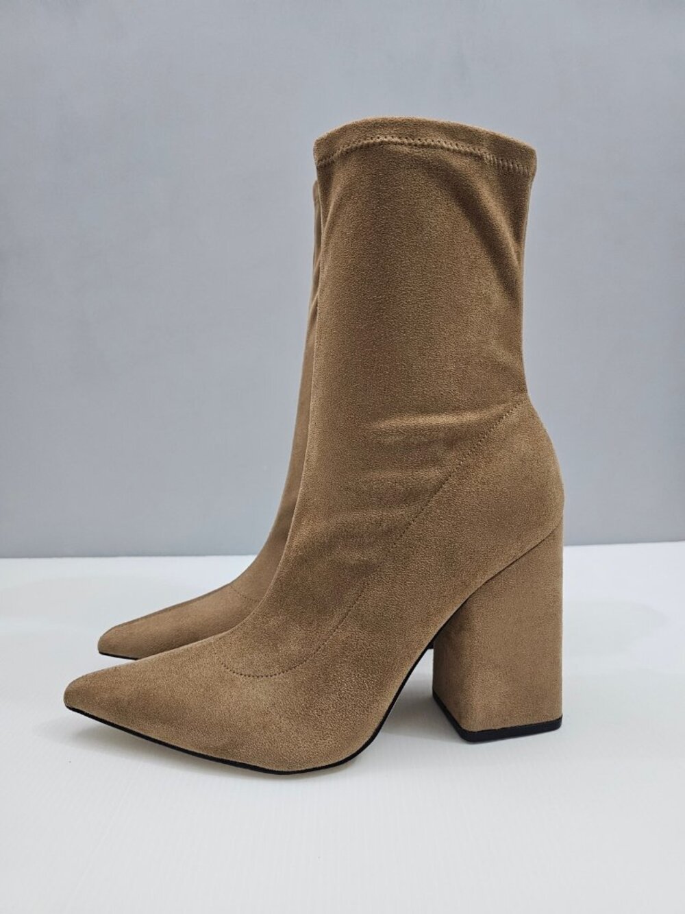 Marc Fisher LTD Larry Pointed Toe Ankle Boot Womens 10 Tan Stretch Block Heel